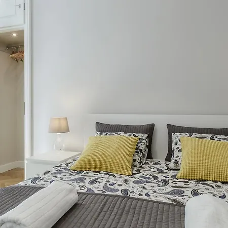 Central Place Warszawska Apartament