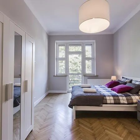 Central Place Warszawska Apartmán *
